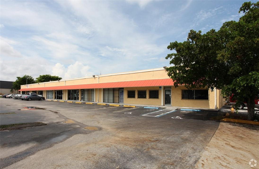 1601 Nw 38 Ave, Lauderhill, FL