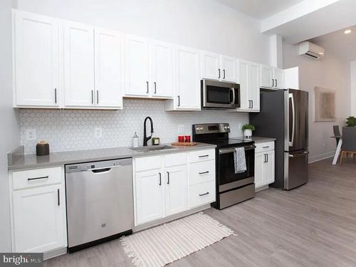 302-1742 Fleet St, BALTIMORE, MD, 21231-3842 | Card Image