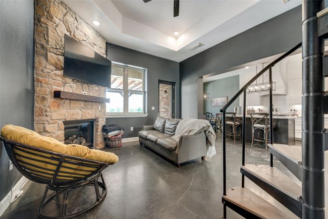 8310 Old Springtown Rd, House other with 4 bedrooms, 3 bathrooms and null parking in Springtown TX | Image 11