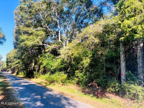 24 Nelson Rd, Poplarville, MS, 39470-3530 | Card Image