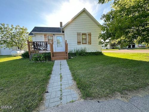 501 Main St, Gackle, ND, 58442-7113 | Card Image