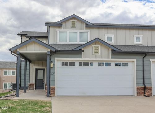 2825 28th St W, Williston, ND, 58801-3561 | Card Image