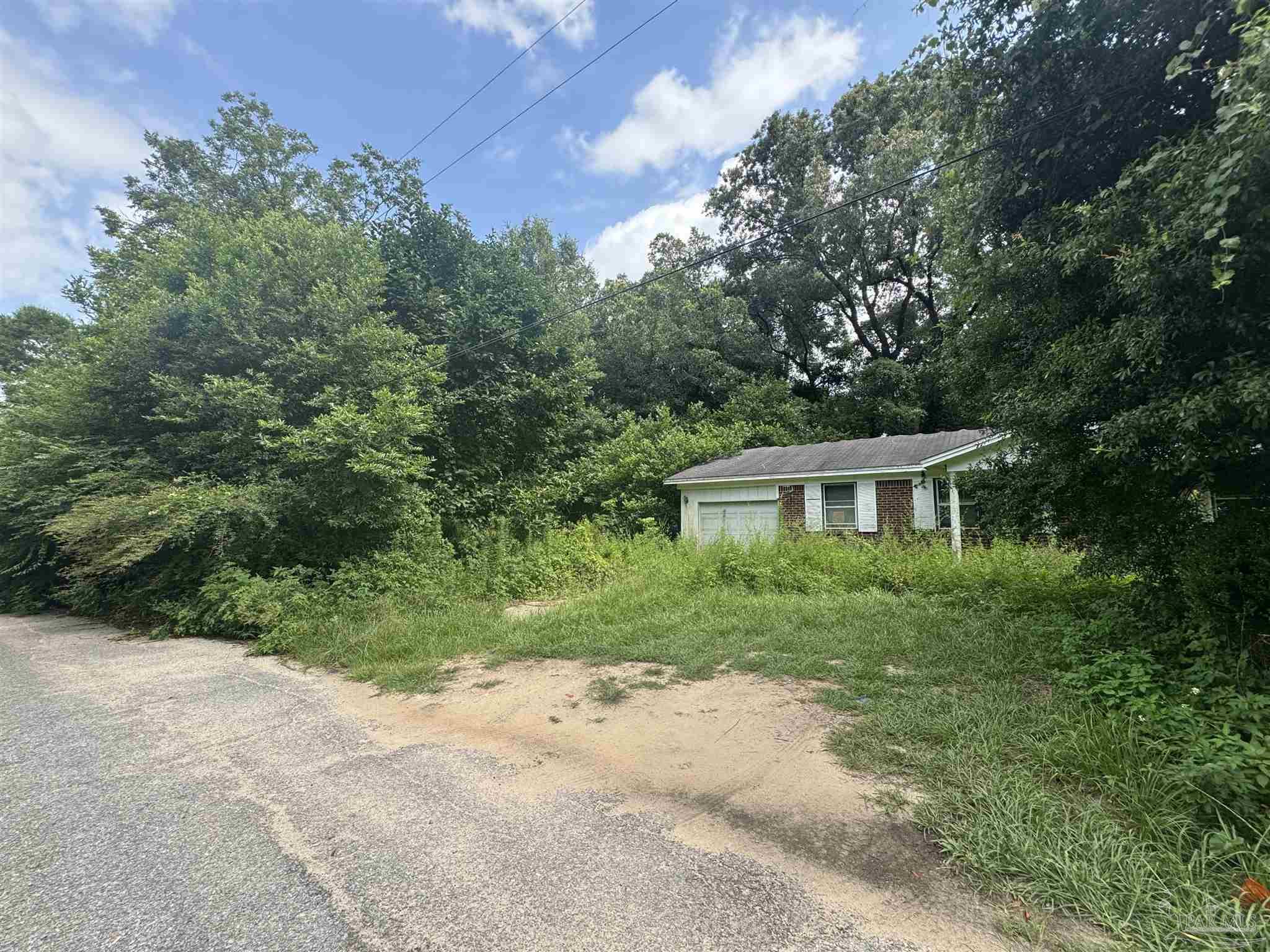 Easy St, Pensacola, FL 32534