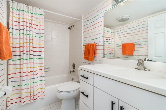 GUEST BATH | Image 23