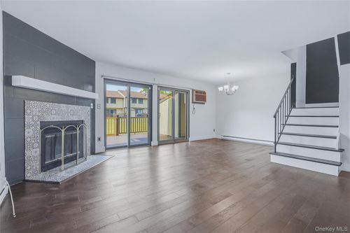 601 Chelsea Cv S, Hopewell Junction, NY, 12533-6905 | Card Image