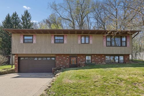 943 Pioneer Rd, Red Wing, MN, 55066-3932 | Card Image