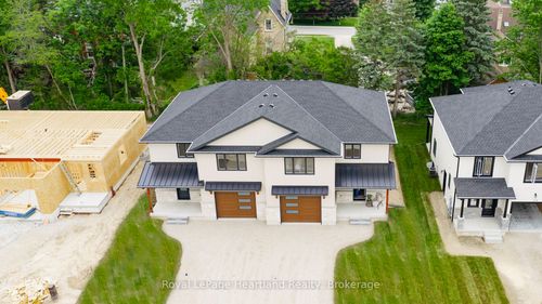22 Roberts St, Seaforth, ON, N0K1W0 | Card Image