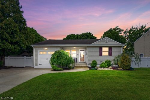 31 Middle Hill Rd, Colonia, NJ, 07067-4108 | Card Image