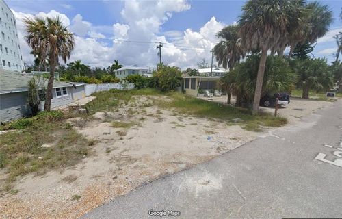 270 Fairweather Ln, FORT MYERS BEACH, FL, 33931-3227 | Card Image