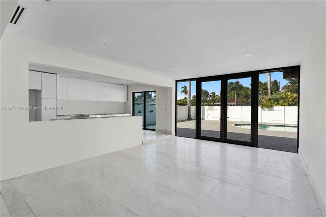 1115 N Northlake Dr, House other with 3 bedrooms, 3 bathrooms and null parking in Hollywood FL | Image 8