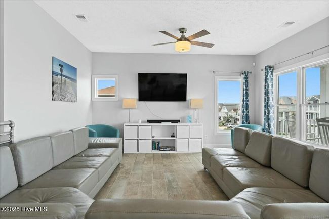 447 E Fourth St, House other with 6 bedrooms, 7 bathrooms and null parking in Ocean Isle Beach NC | Image 9