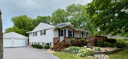 2404 Campbell St, Valparaiso, IN, 46385-2306 | Card Image