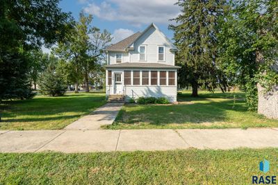 100 Rummel Ave, House other with 3 bedrooms, 1 bathrooms and null parking in Lennox SD | Image 1