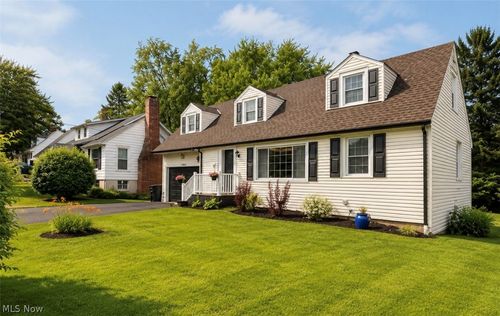 38155 Aurora Rd, Solon, OH, 44139-4634 | Card Image