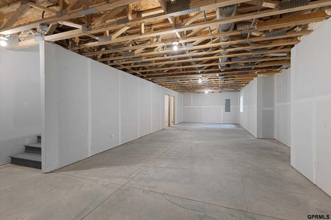 17312 Potter St, House other with 4 bedrooms, 3 bathrooms and 3 parking in Bennington NE | Image 32