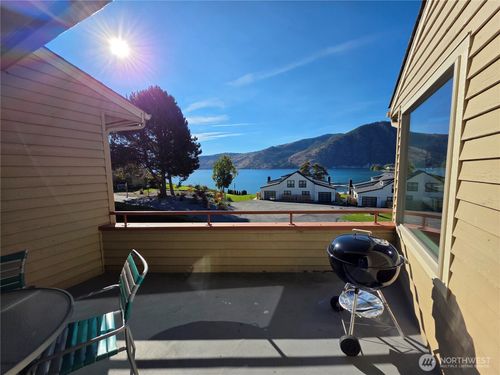 1 S 1st St, Chelan, WA, 98816 | Card Image