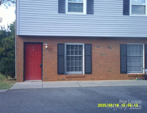 251 16th Avenue Ne, Hickory, NC, 28601 | Card Image