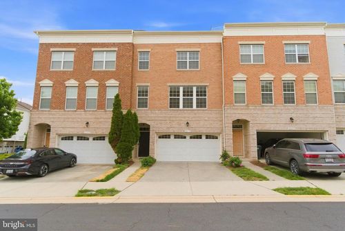 22693 Flowing Spring Sq, BRAMBLETON, VA, 20148-4893 | Card Image