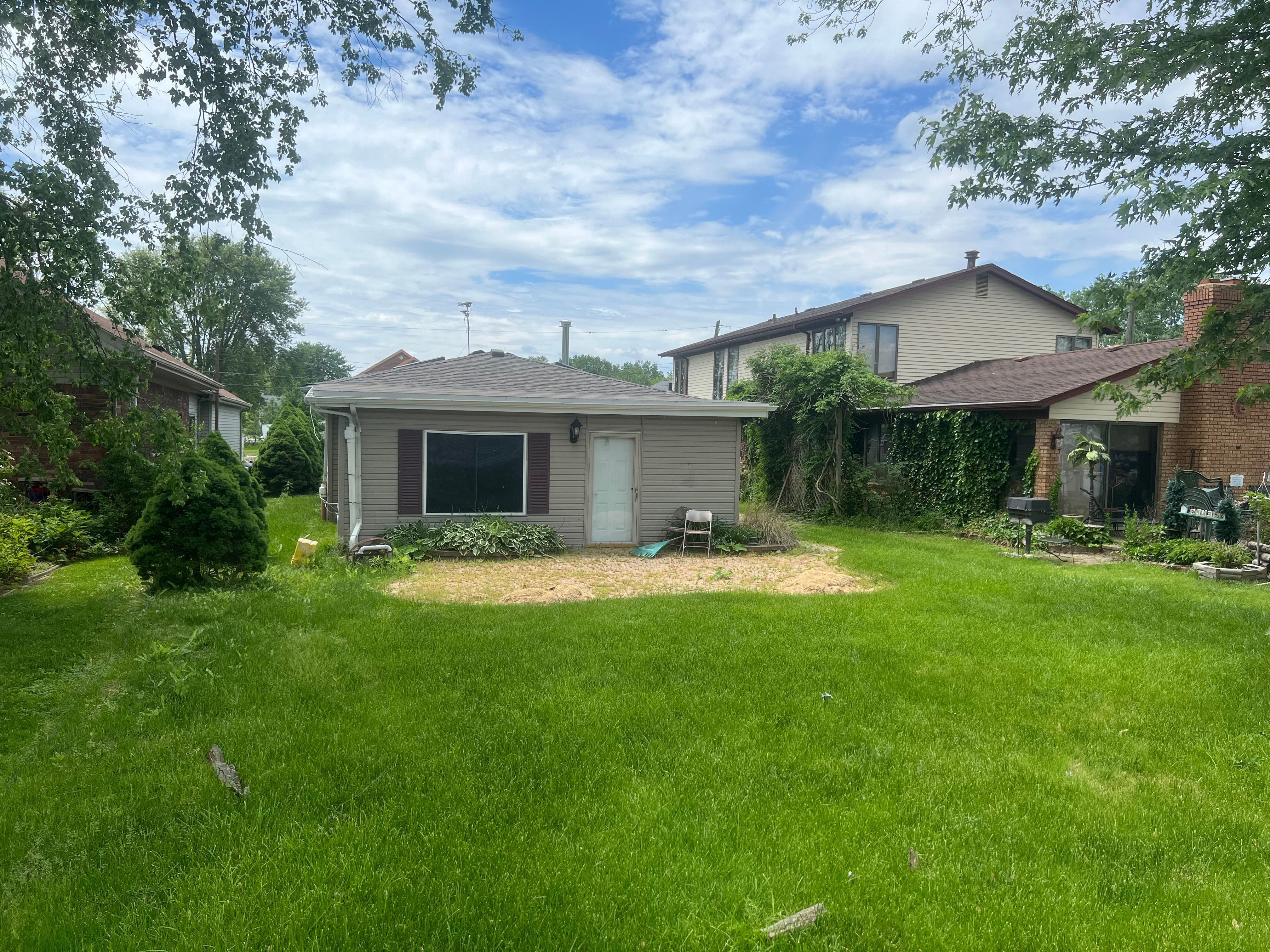 Manse St, Harrison Township, MI 48045