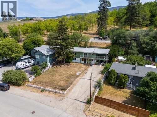 695 Girard Road, Kelowna, BC, V1X4V8 | Card Image