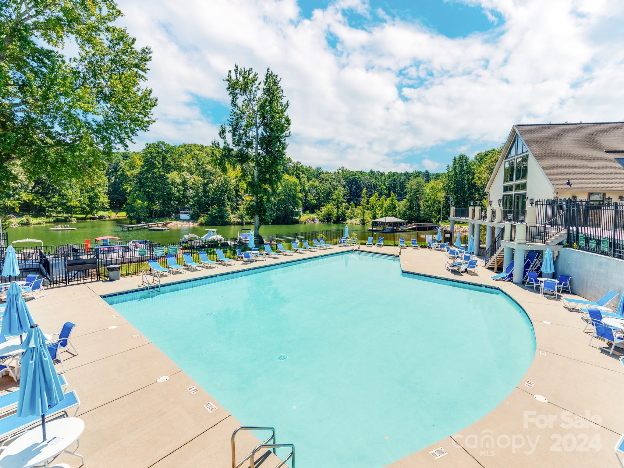 Mariners Pointe Cir, Denver, NC 28037