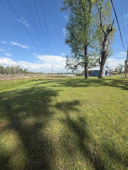 129 Lakeshore N, Onalaska, TX, 77360-7883 | Card Image