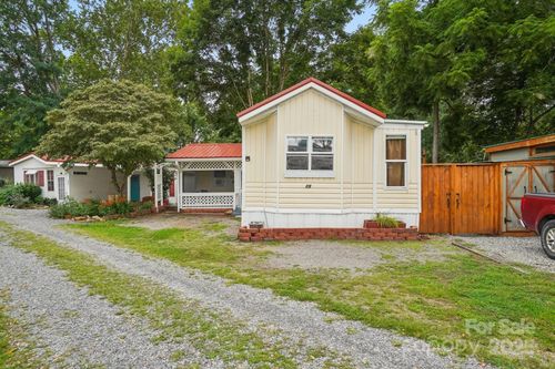 39 Mallard Loop, Waynesville, NC, 28785-8886 | Card Image