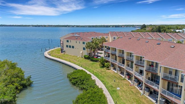 Waterfront Walking Path around the perimeter of the complex | Image 61