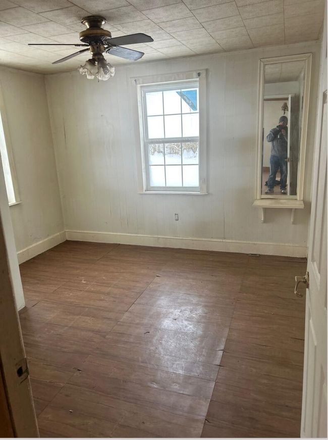 51 Akers Hollow Rd, House other with 2 bedrooms, 1 bathrooms and null parking in Van Lear KY | Image 18