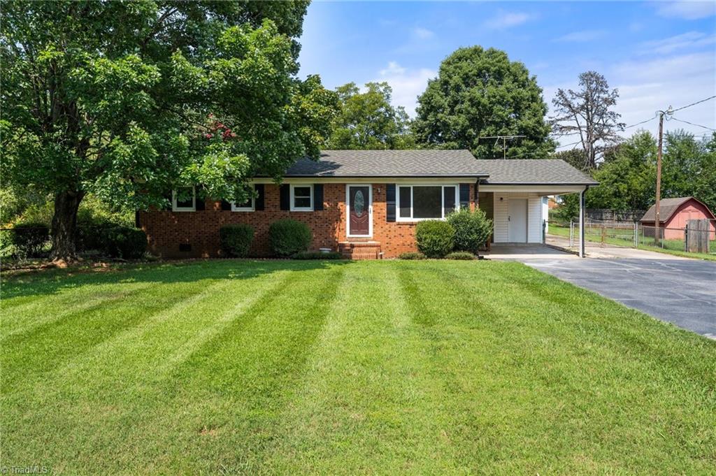 Arden Rd, Thomasville, NC 27360