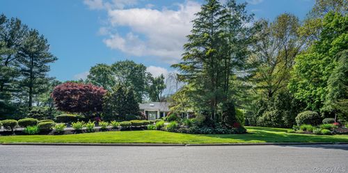 2 Yukon Dr, Woodbury, NY, 11797-3102 | Card Image