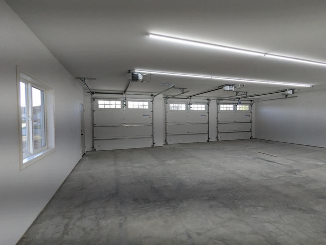 Garage | Image 26