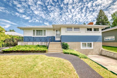 {{alt}} | Card Image