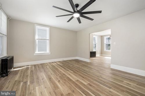 222 Pine St, HAMBURG, PA, 19526-1815 | Card Image