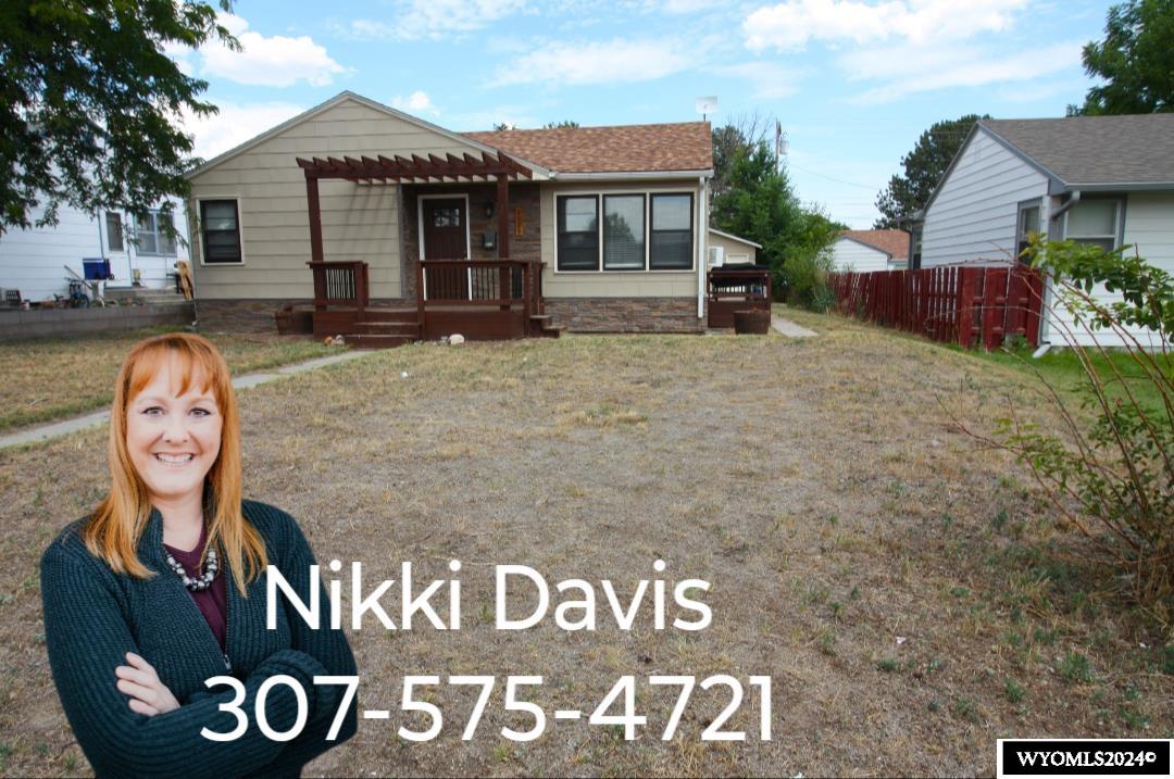 A St, Torrington, WY 82240