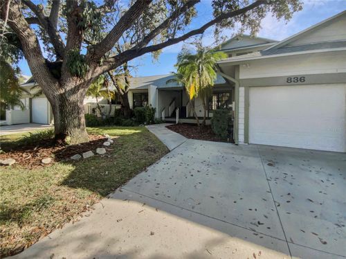 836 Amelia Ct Ne, ST PETERSBURG, FL, 33702-2784 | Card Image