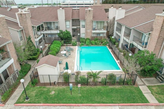 APT-3 - 1818 Augusta Dr, Townhouse with 2 bedrooms, 1 bathrooms and 1 parking in Houston TX | Image 24