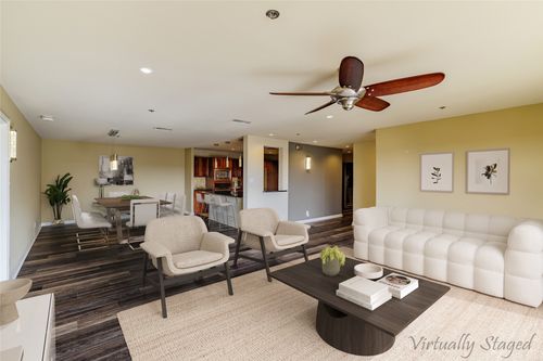 6d3-40 N Interstate 35, Austin, TX, 78701-4356 | Card Image