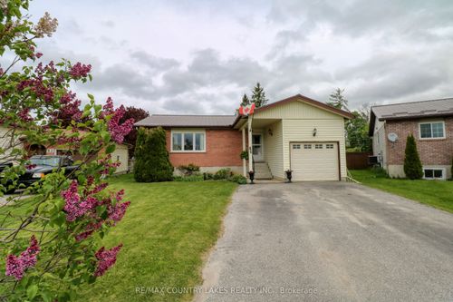 86 Beechwood Ave, Beaverton, ON, L0K1A0 | Card Image