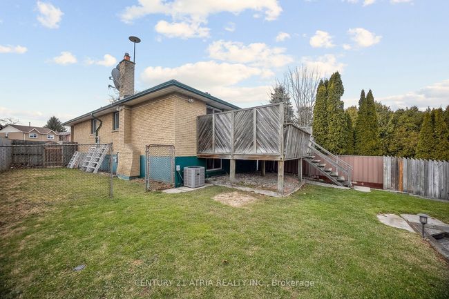 62 Guildwood Dr, House attached with 4 bedrooms, 1 bathrooms and 2 parking in Hamilton ON | Image 32