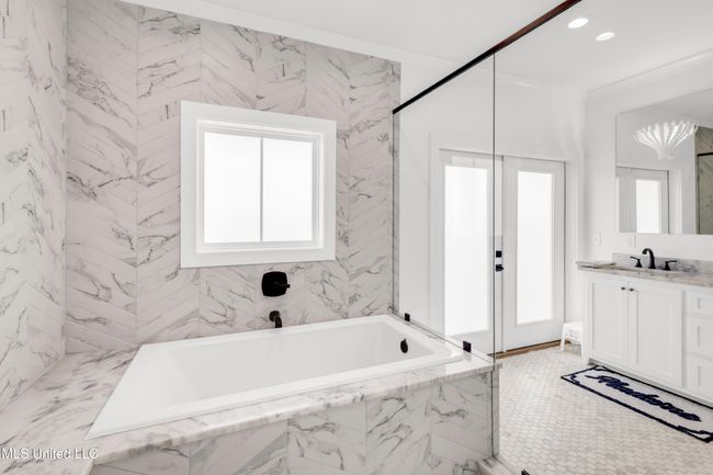 240EBeachBlvd-87 | Image 35