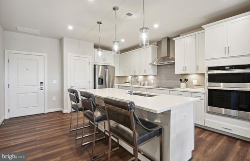 105-5800 Moonstone Way, Haymarket, VA, 20168 | Card Image