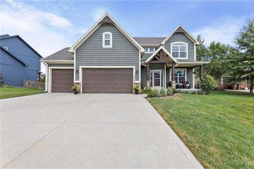 1800 Knoll Creek Ln, Raymore, MO, 64083-8378 | Card Image