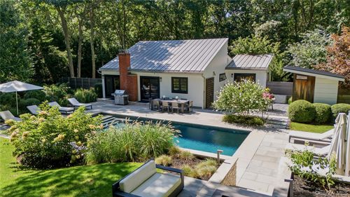 12 Surrey Ct, East Hampton, NY, 11937-6414 | Card Image