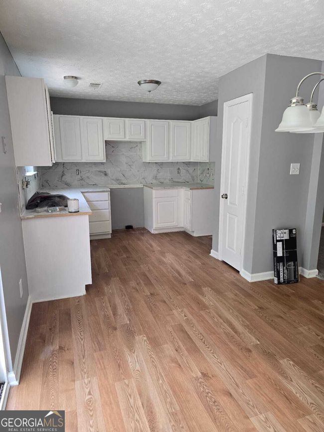 653 Georgetown Ln, Townhouse with 3 bedrooms, 3 bathrooms and 2 parking in Jonesboro GA | Image 6