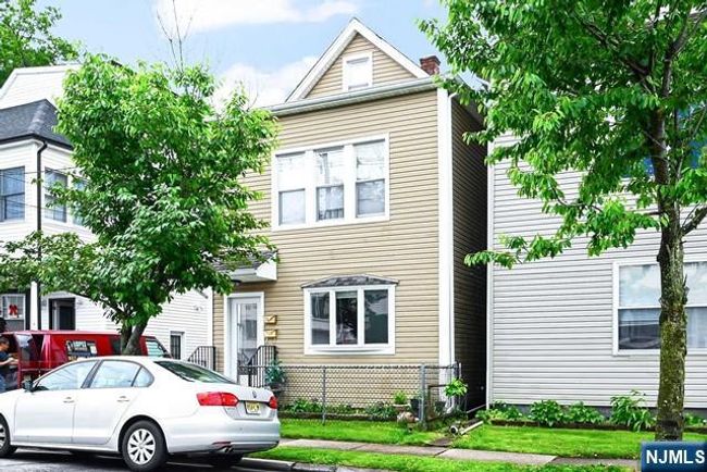 1ST - 90 Plauderville Ave, Home with 2 bedrooms, 1 bathrooms and null parking in Garfield NJ | Image 4