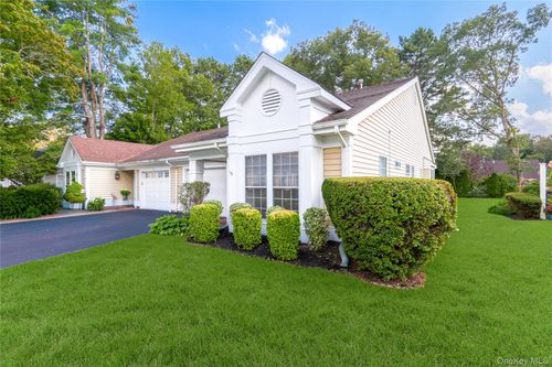 20 Amagansett Ct, Ridge, NY, 11961-1603 | Card Image
