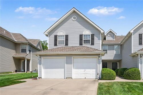 8155 N Lawn Ave, Kansas City, MO, 64119-1049 | Card Image