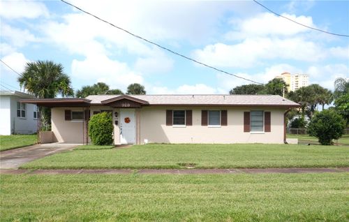 329 Brookline Ave, Daytona Beach, FL, 32118-3311 | Card Image