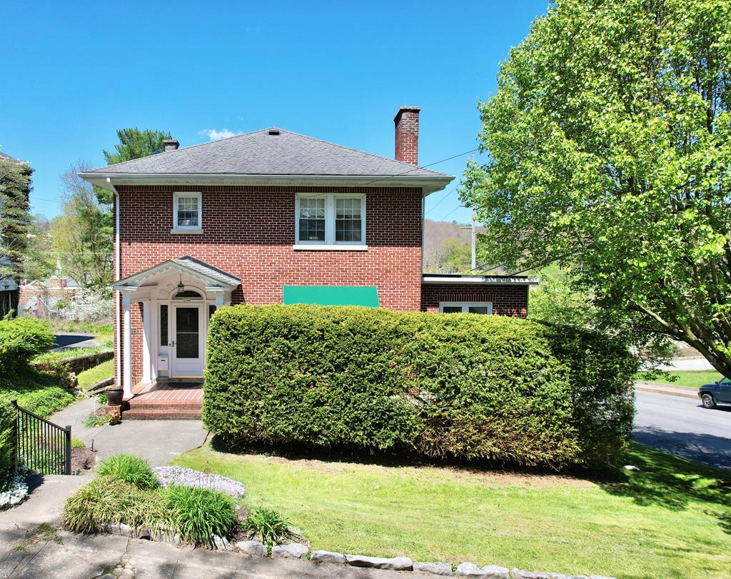 Whitethorn St, Bluefield, WV 24701